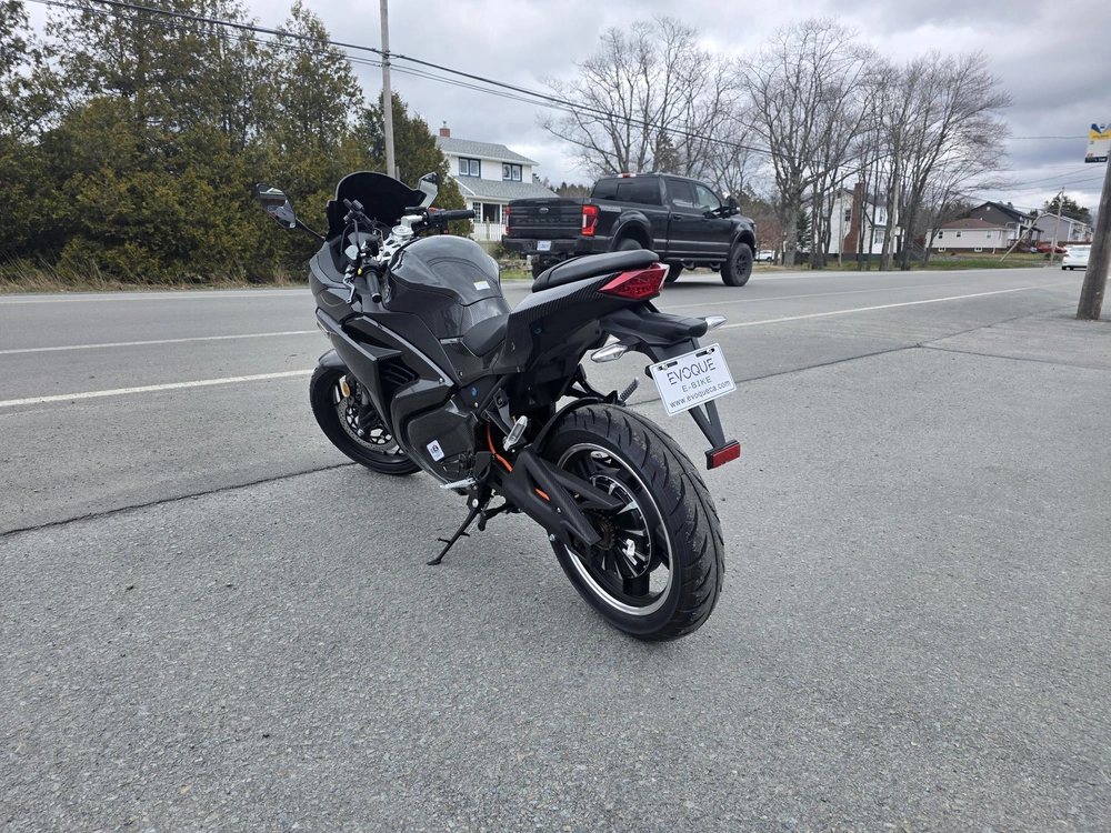 2025 Evoque Streetster R alt