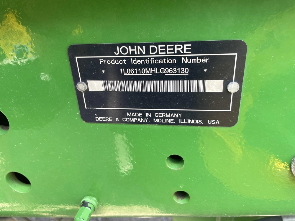 2020 John Deere 6110m alt