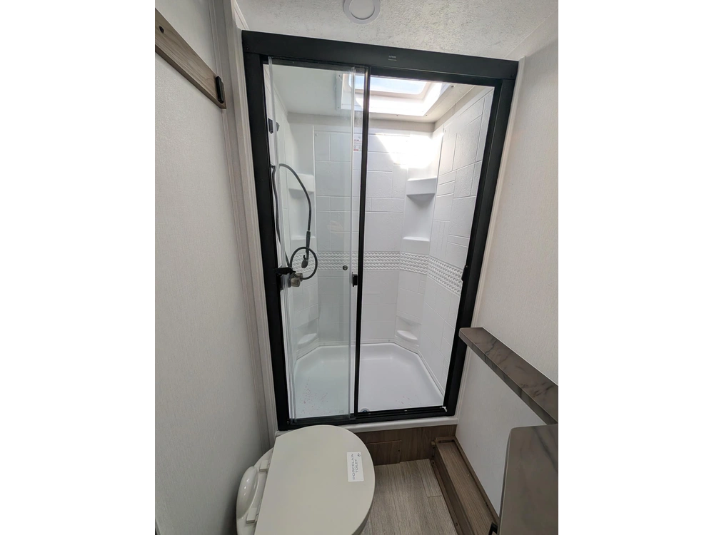 Coachmen Freedom Express Ultra Lite 245rks 2026 alt