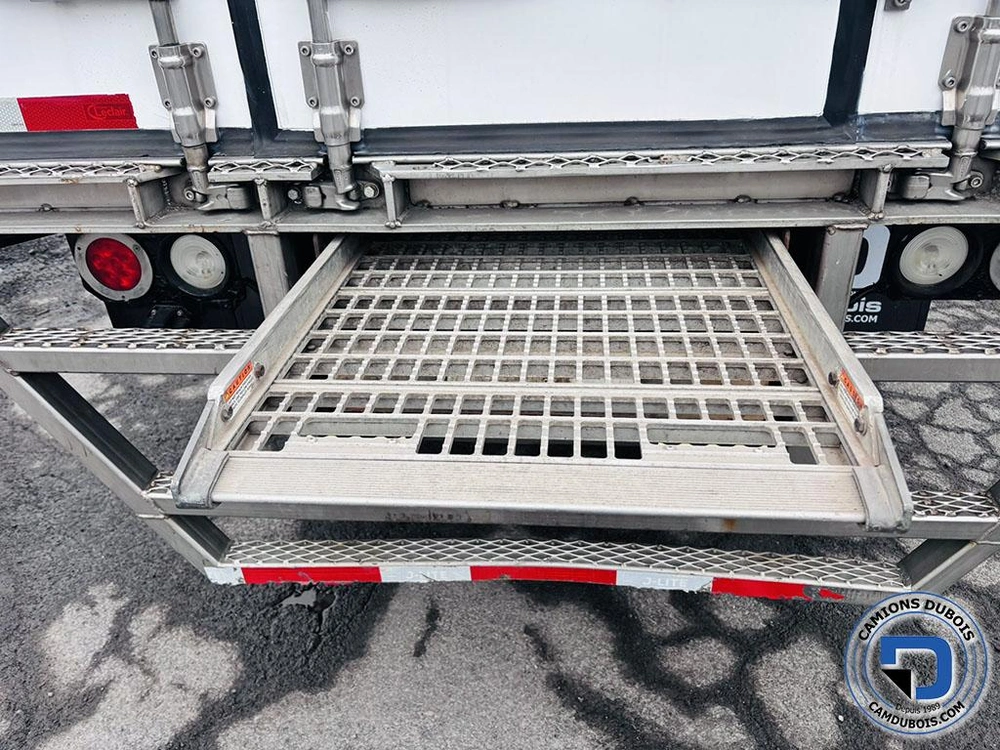 2019 Freightliner M2-106 alt