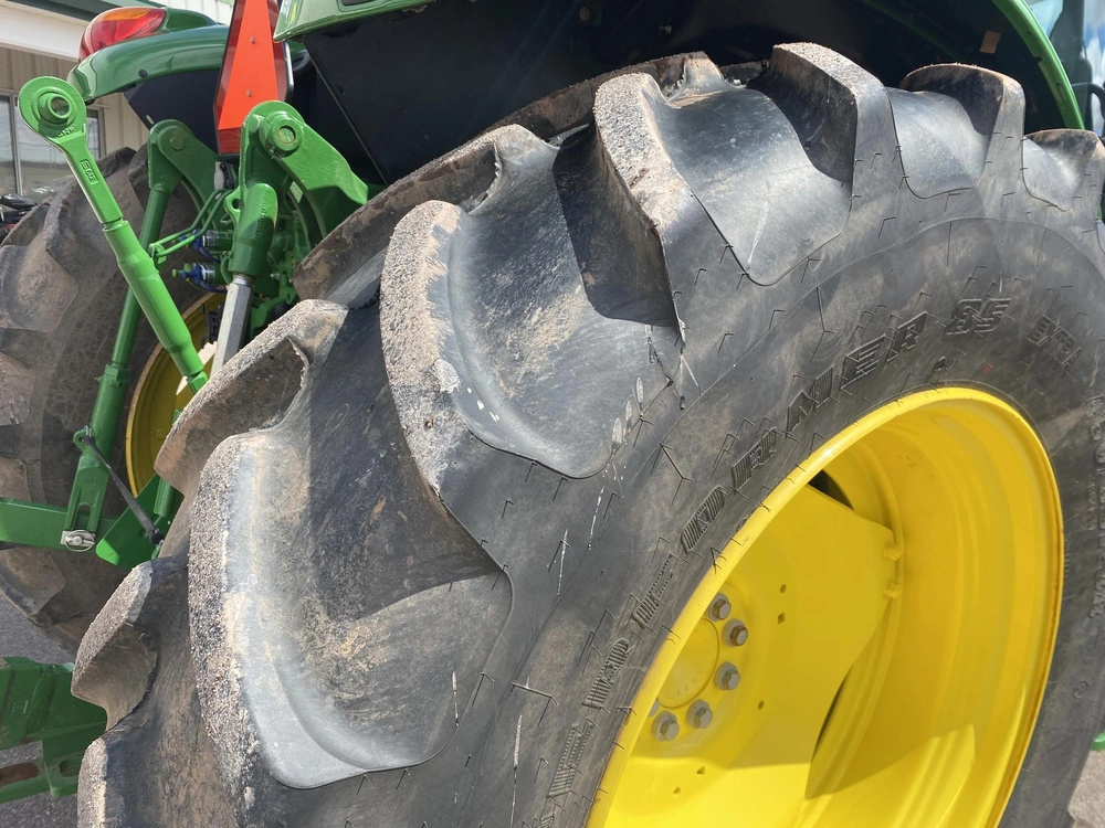 John Deere 6110m 2023 alt