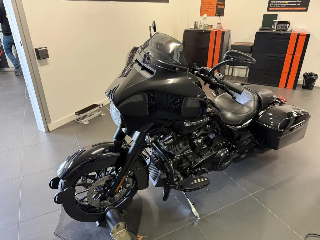 2019 Harley-Davidson FLHXS Street Glide SpecialFLHXS