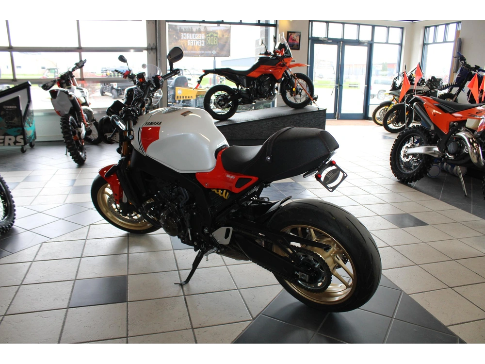 2024 Yamaha Xsr 900 alt