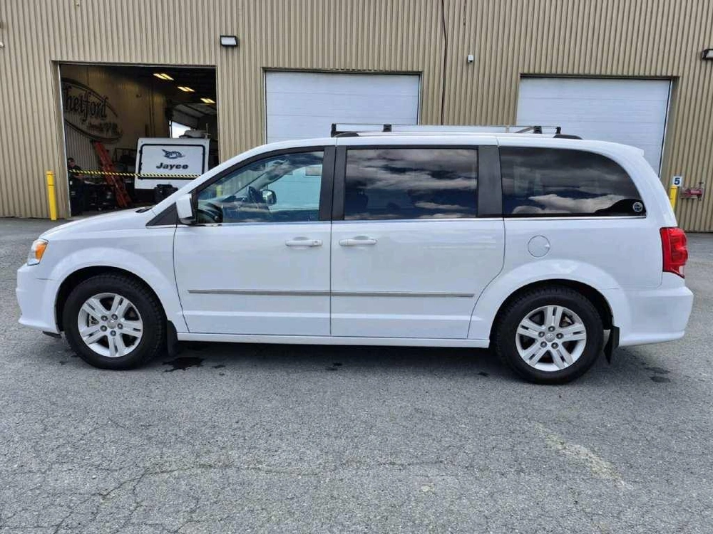 Dodge Grand Caravane Crew Campeur 2016 alt
