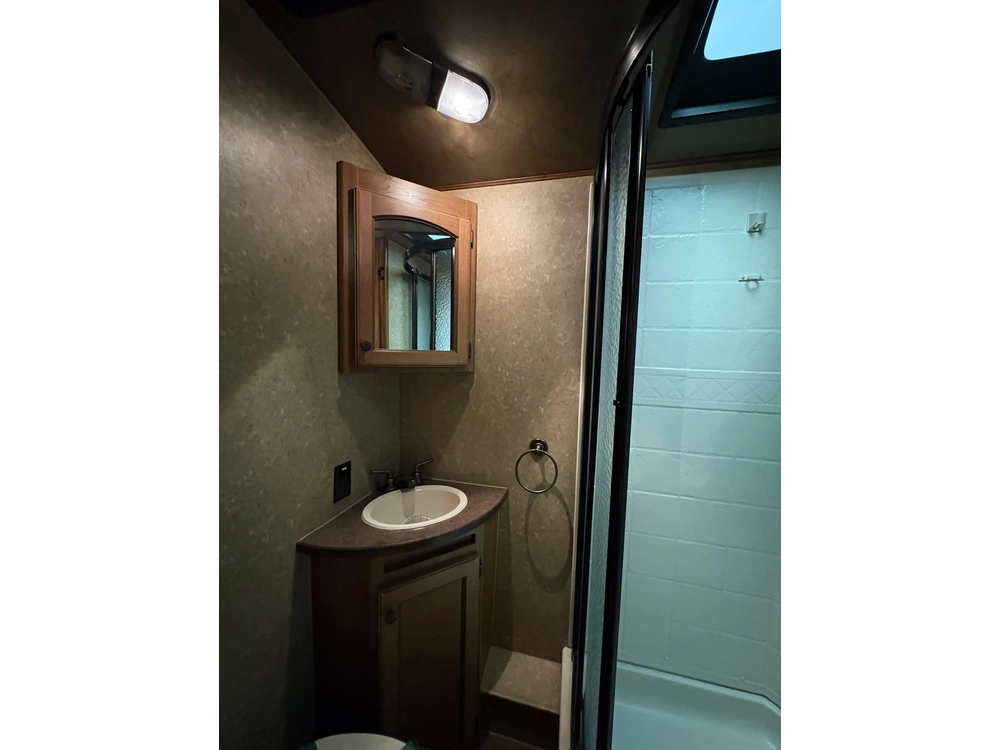 Crossroads Rv Sunset Trail 300bh 2015 alt