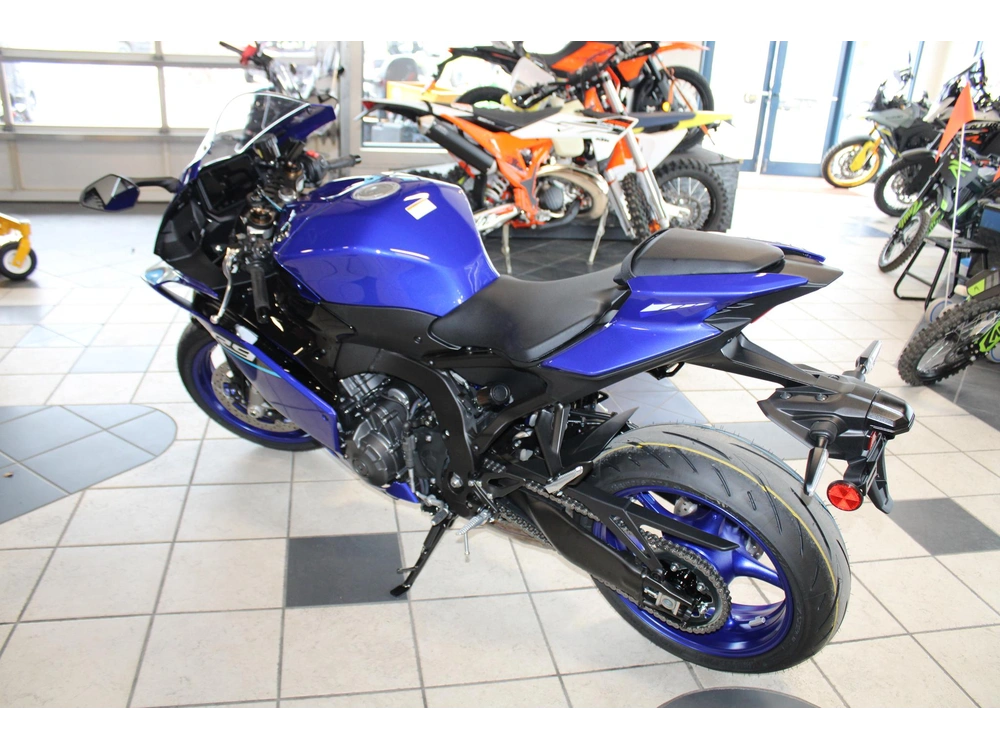 2026 Yamaha Yzf-r9 alt