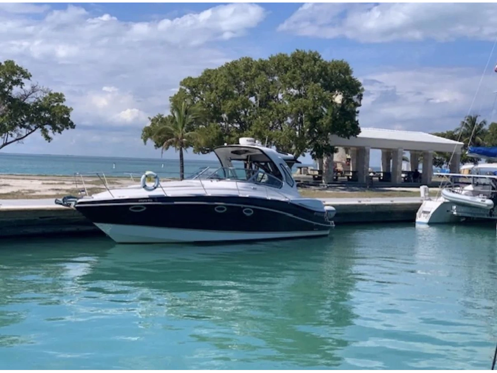 2016 Four Winns Vista 355 alt