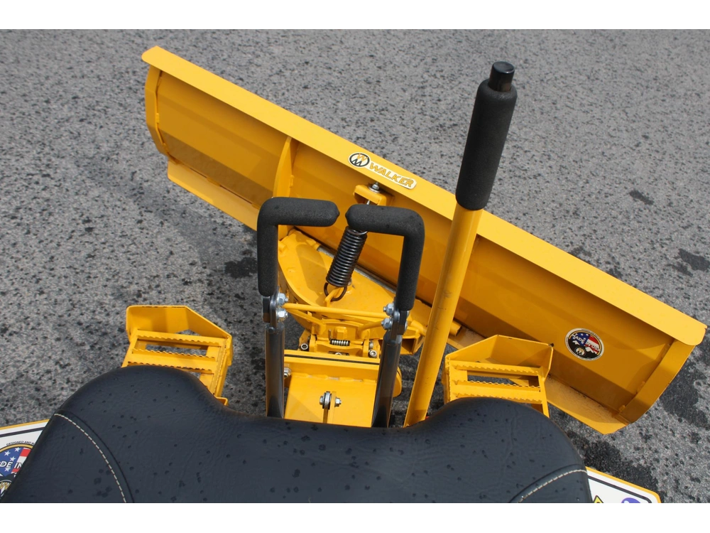 2025 Walker Model R alt