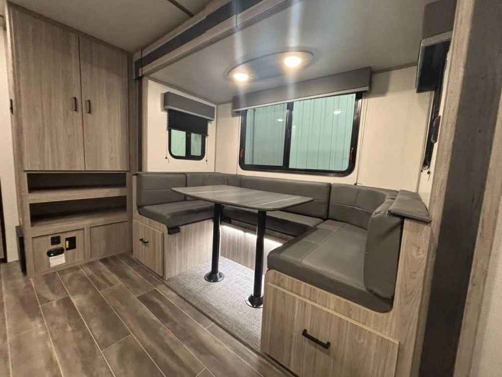 Keystone Rv Passport 189rb ***couple*** 2022 alt