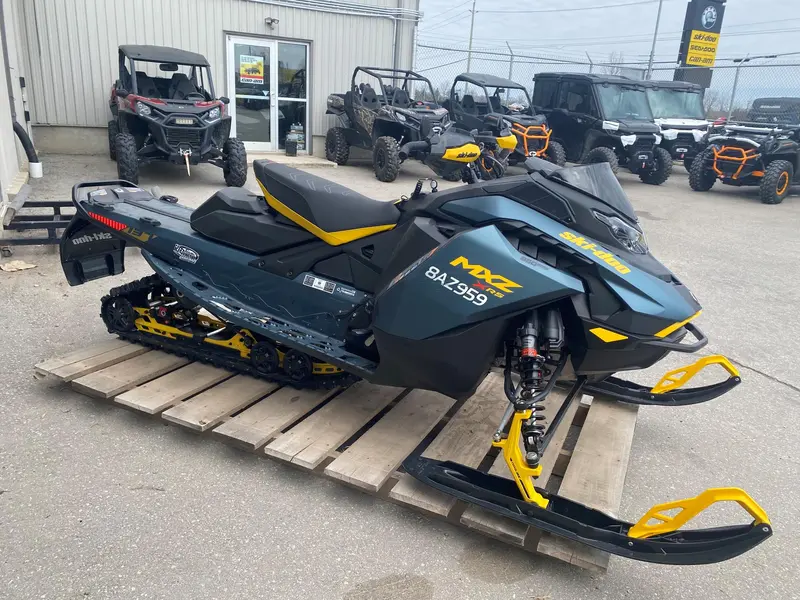 Ski-Doo MXZ XRS 850 E-Tec 137" 2026
