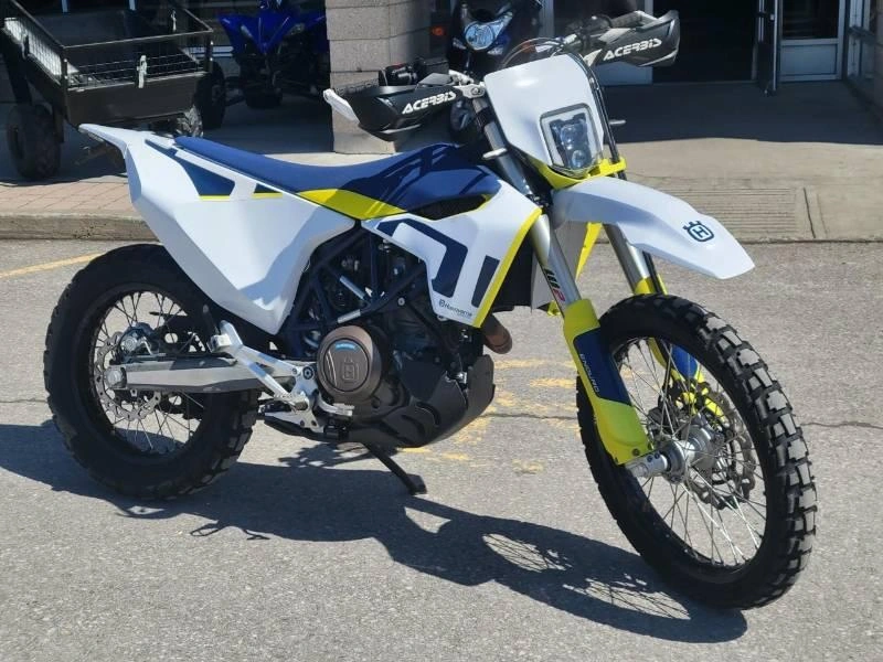 Husqvarna 701 Enduro 2022 alt