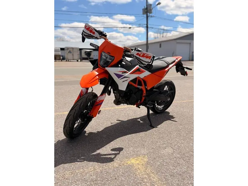 2025 KTM 390 SMC R thumbnail 4
