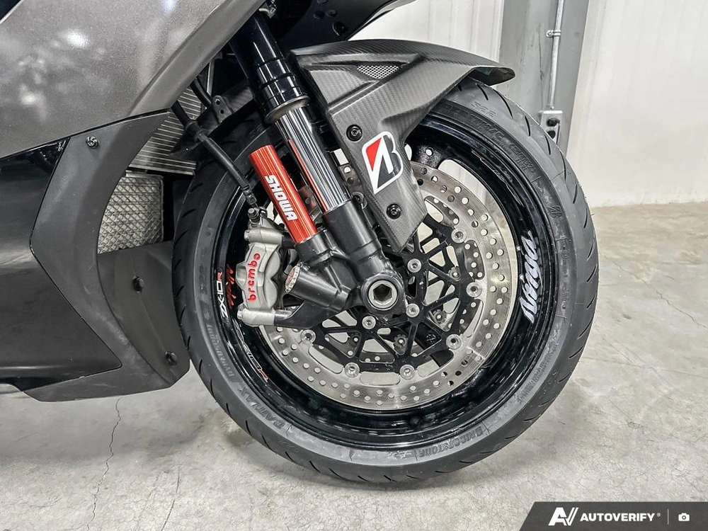 2022 Kawasaki Zx10r alt