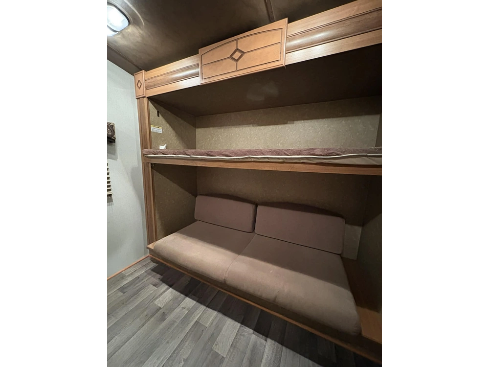 Crossroads Rv Sunset Trail 300bh 2015 alt