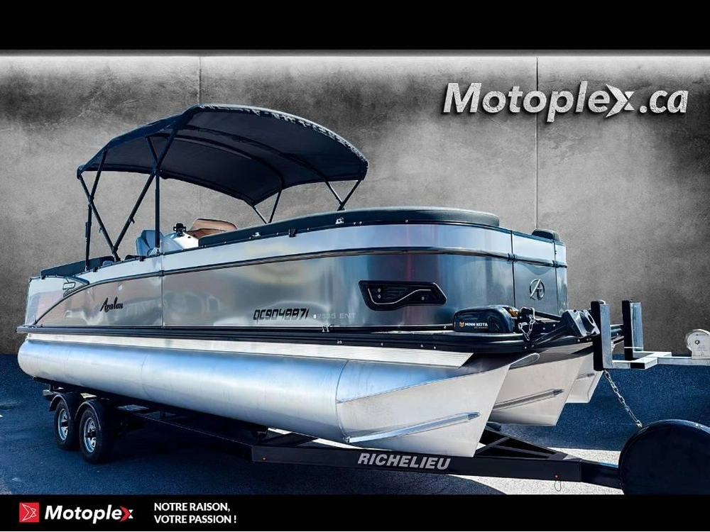 Avalon Catalina 2585 Entertain 2023 alt
