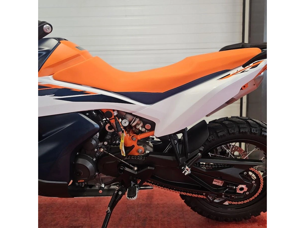 2026 Ktm Adventure 890 R alt