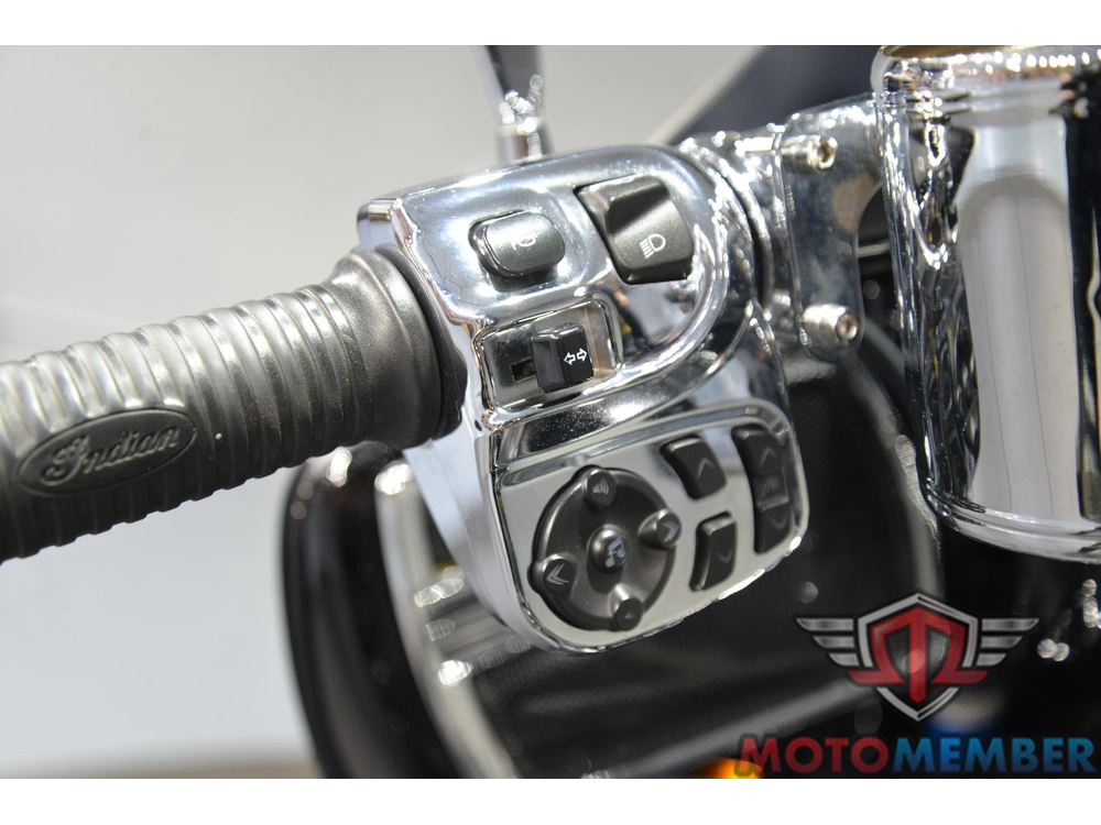 2017 Indian Motorcycle Roadmaster alt