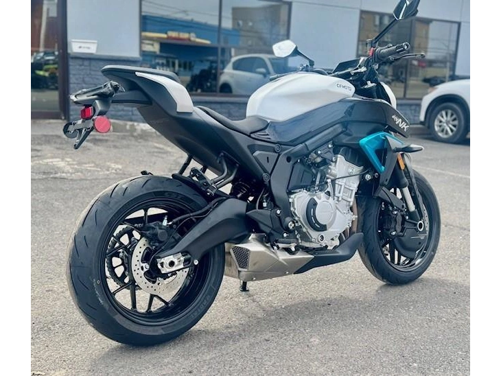 Cfmoto 675nk 2026 alt