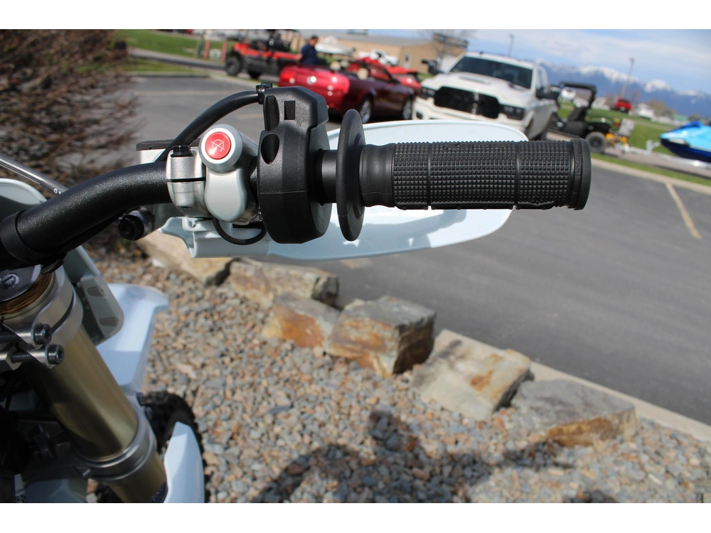 2025 Stark Future Varg Ex 80 Hp alt