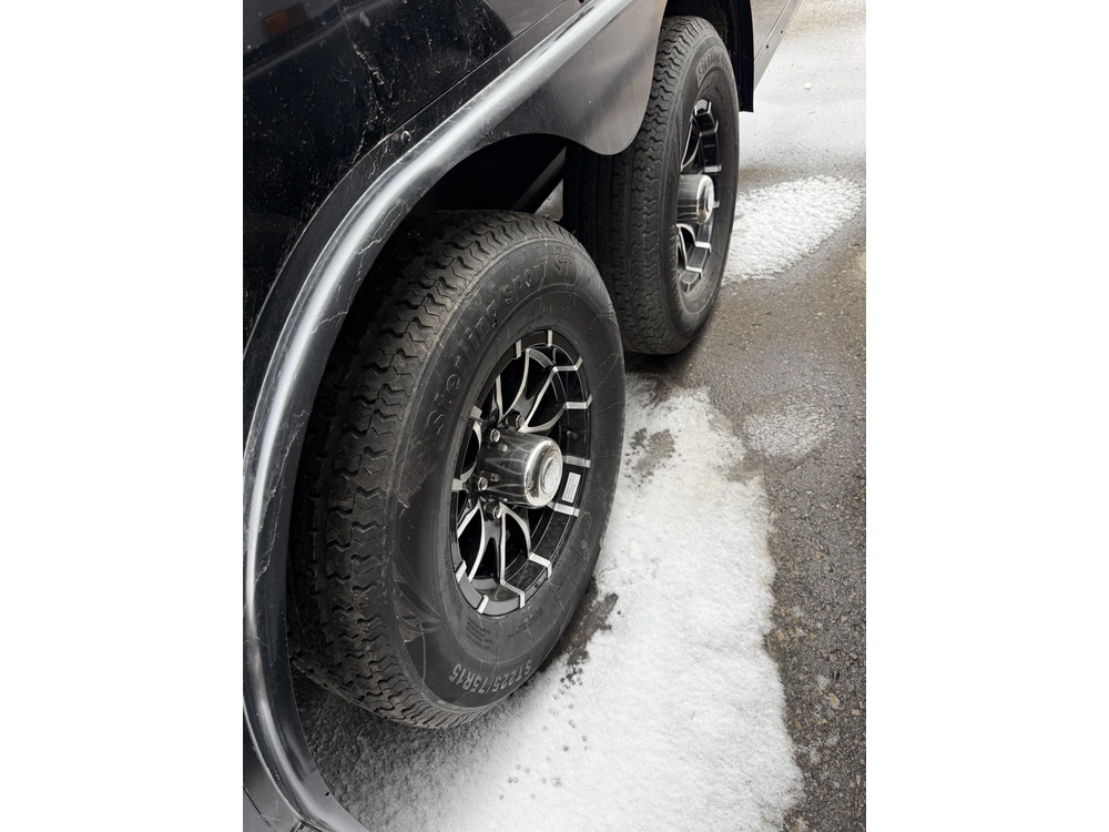 2026 Forest River Hlaft8516ta2 8.5 X 16' Flat Top Wedge Enclosed Trailer alt