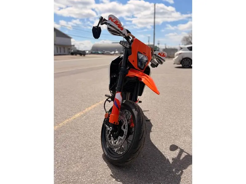 2025 KTM 390 SMC R thumbnail 3