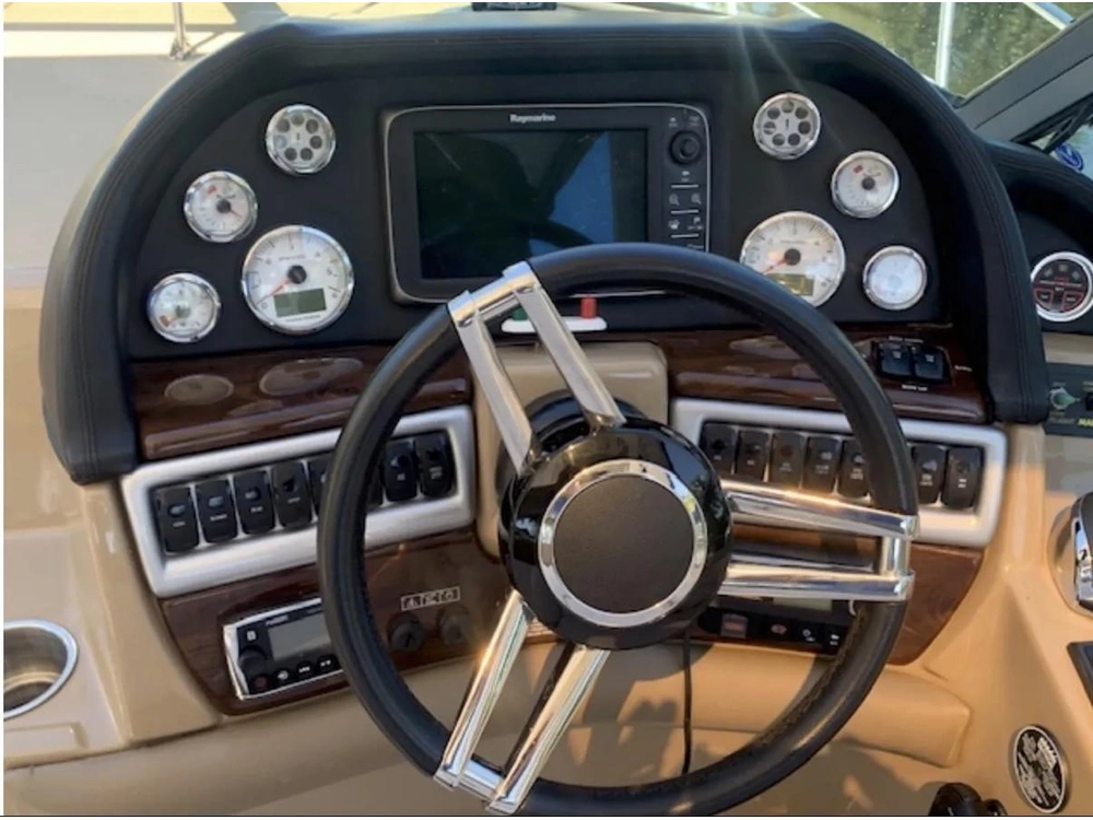 2016 Four Winns Vista 355 alt