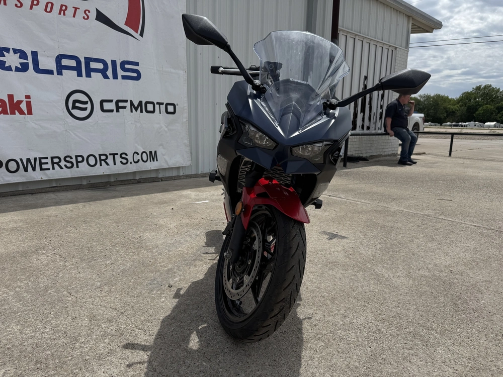 2026 Kawasaki Ninja® 500 Abs alt