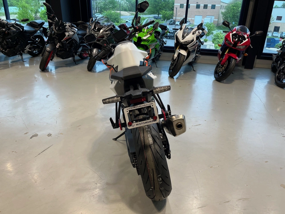 2027 Ktm 990 Duke alt