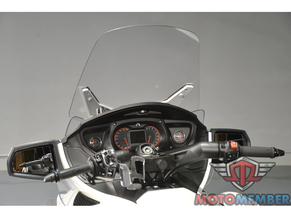 2014 Can-am Spyder Rt S alt