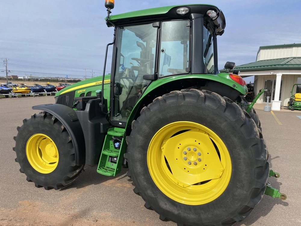 John Deere 6110m 2023 alt