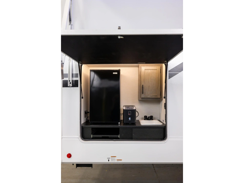 Arctic Wolf 3750 Suite 2026 alt