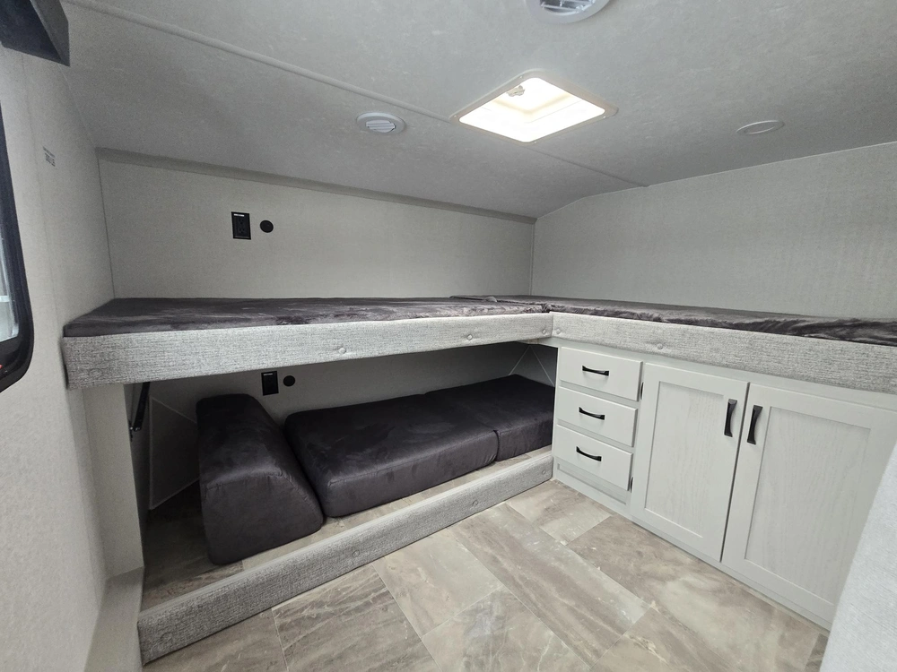Coachmen Chaparral 218se 2026 alt