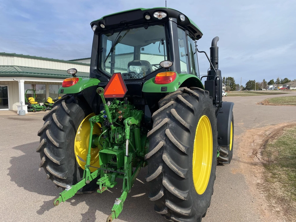 John Deere 6110m 2023 alt