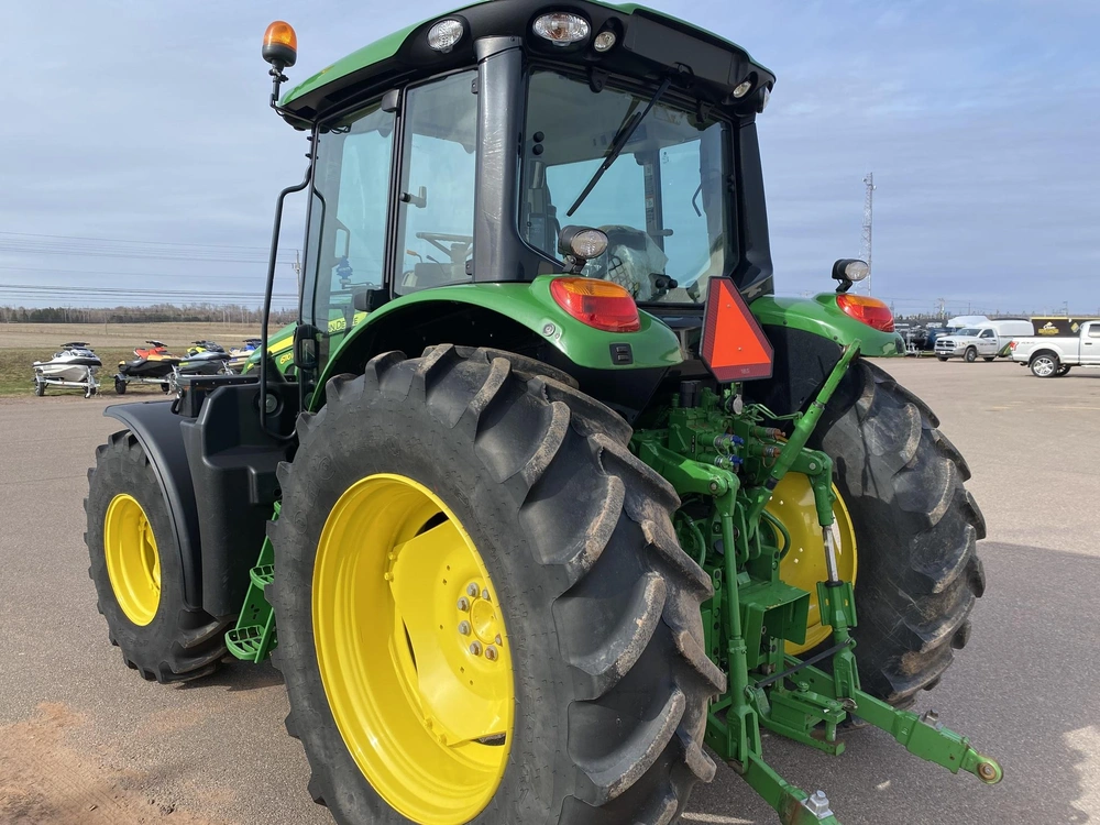 John Deere 6110m 2023 alt