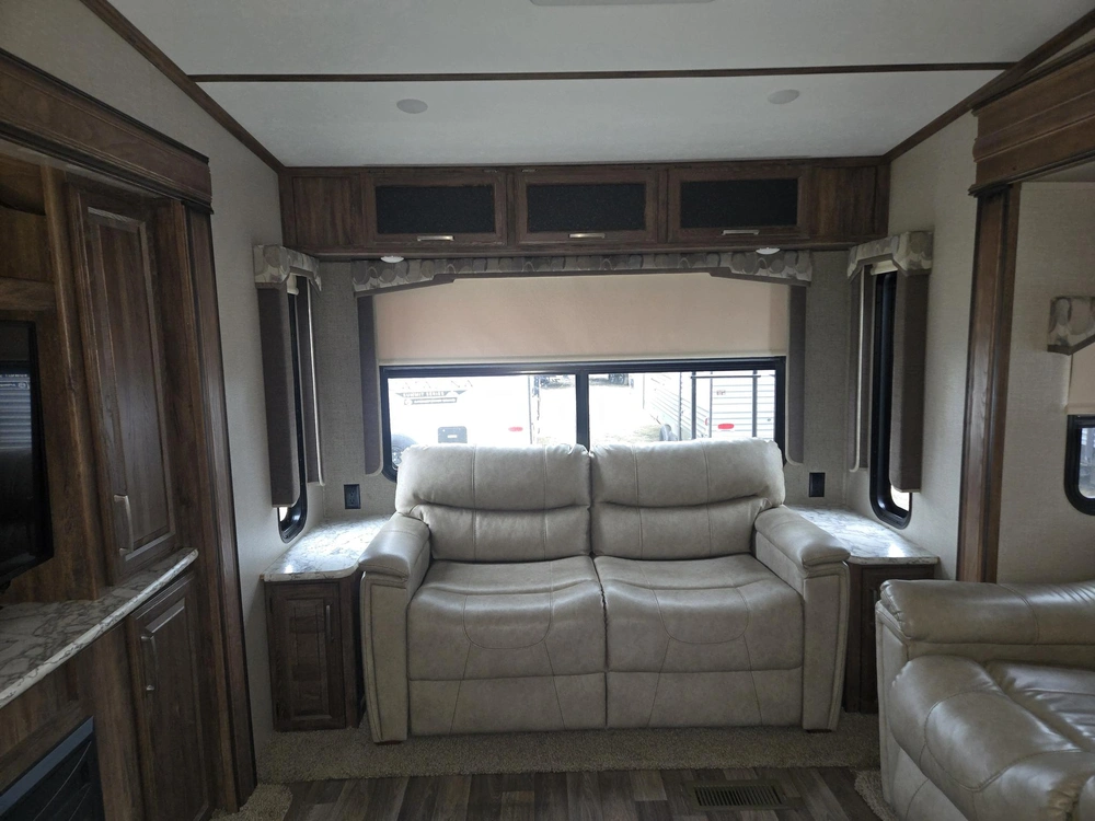 Cougar 327rl 2018 alt