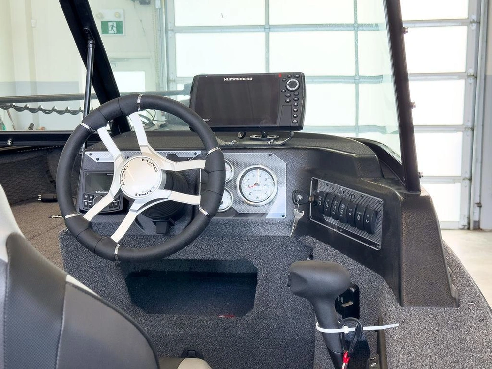 2025 Lund Boat Co 1775 Impact Xs Sport alt