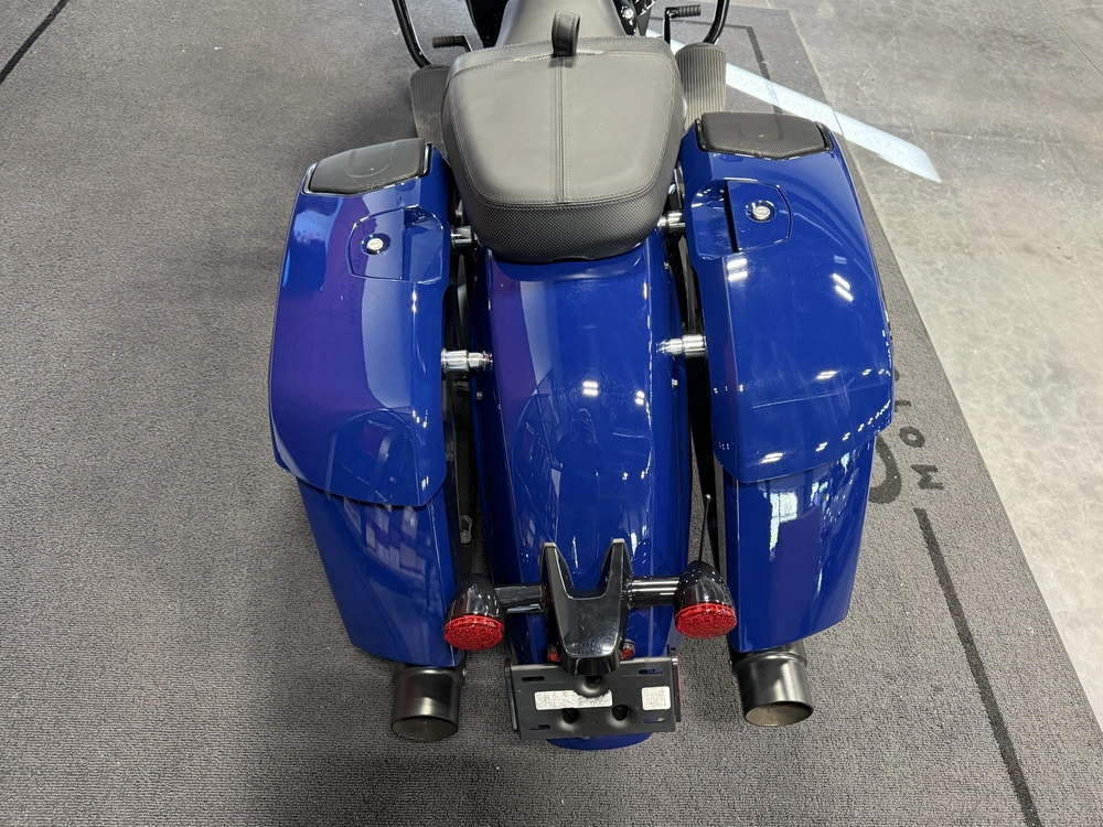 2025 Indian Motorcycle Challenger Dark Horse® alt