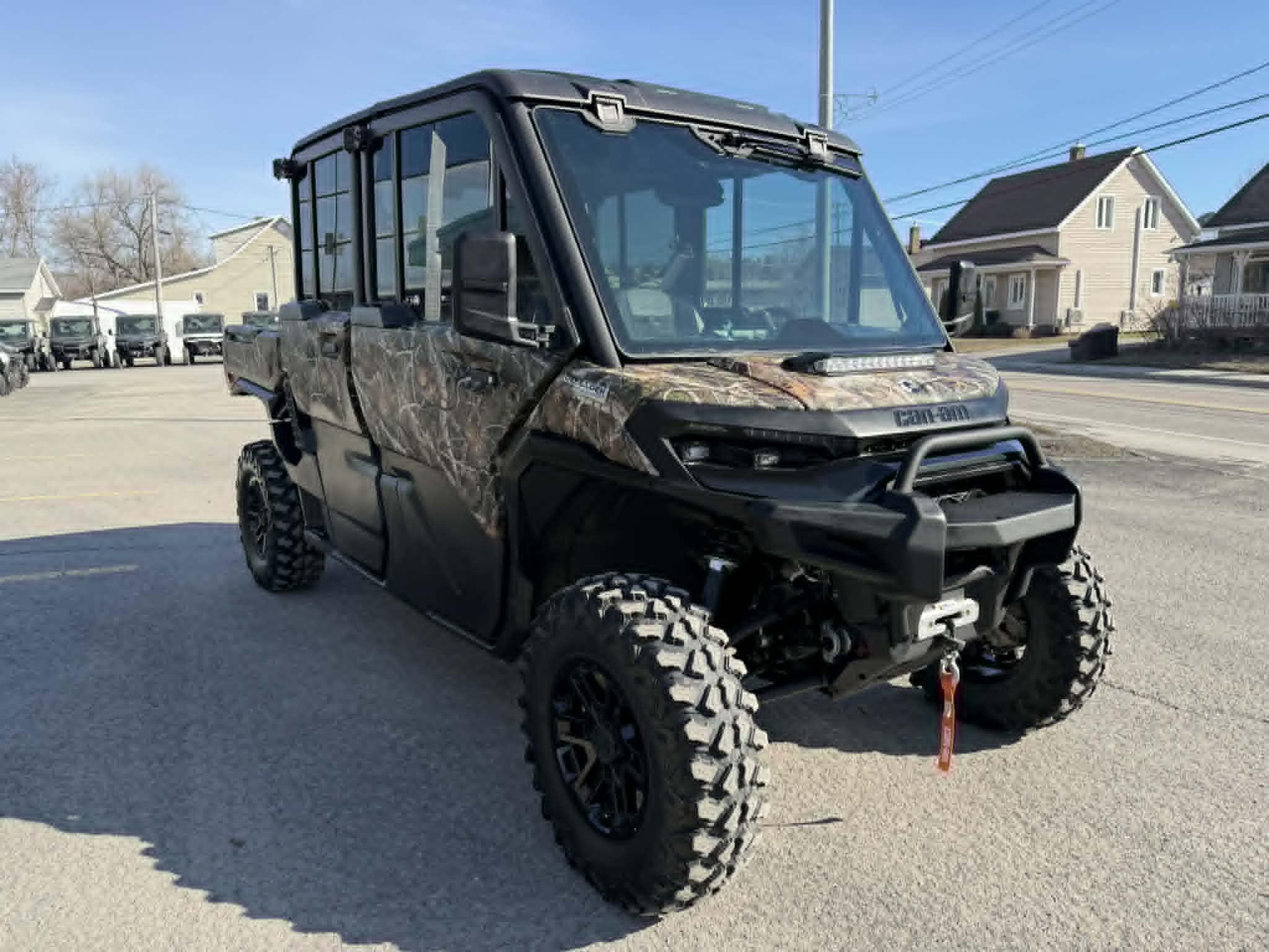 2026 Can-Am DEFENDER MAX LIMITED HD11