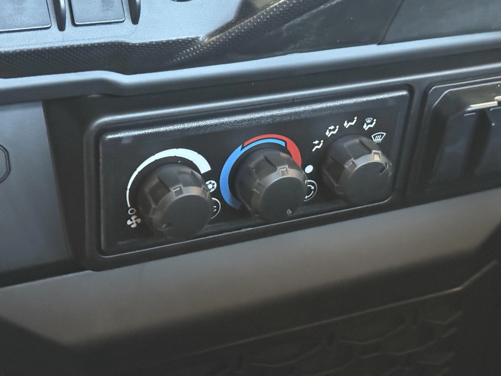 2026 Can-am Defender Xt Cab Hd11 alt