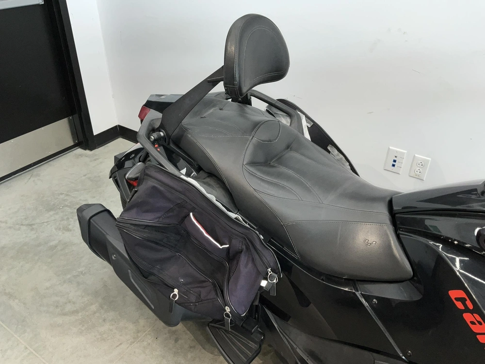2016 Can-am Spyder Sts alt