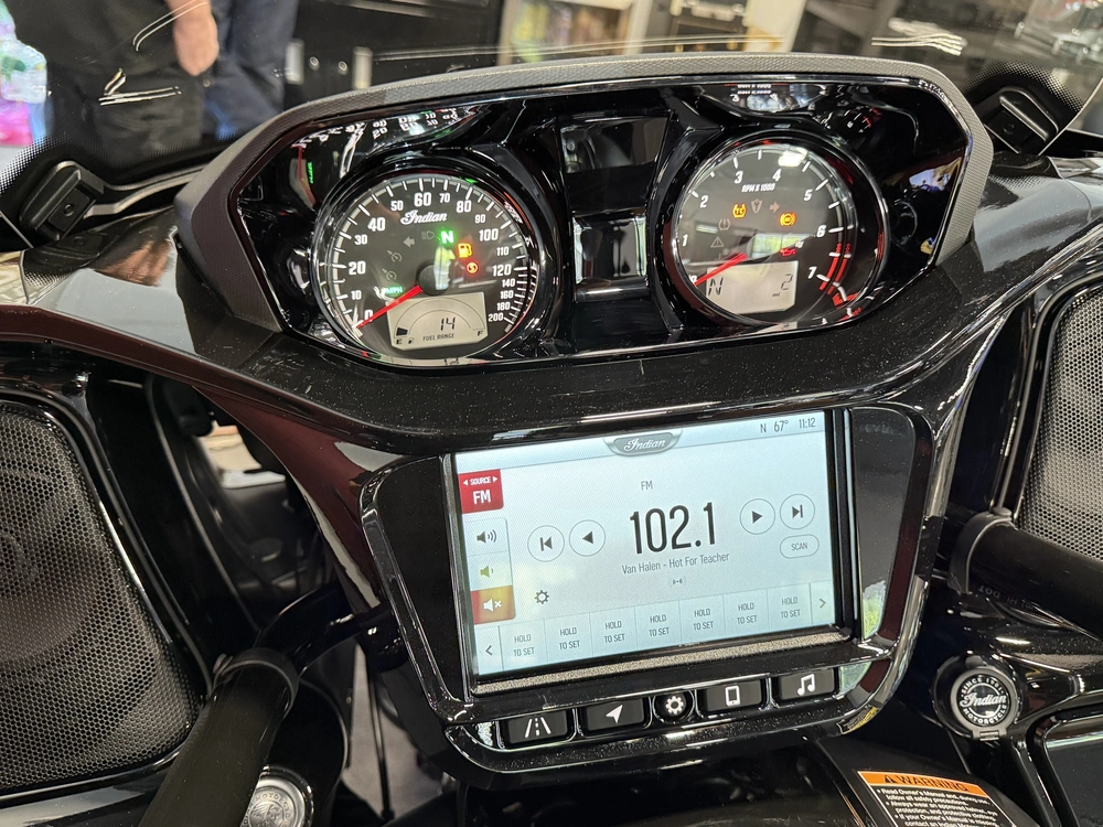 2026 Indian Motorcycle Challenger Dark Horse alt