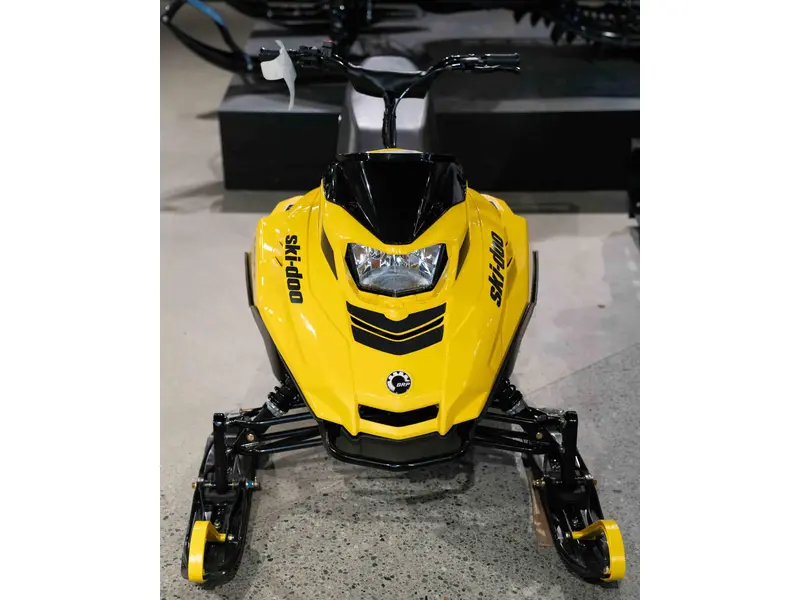 Ski-Doo MXZ 200 2026