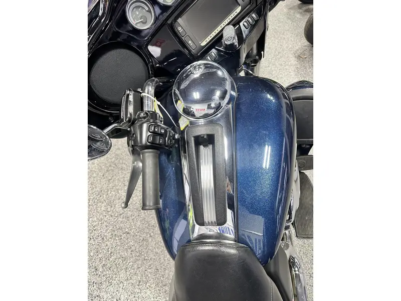 2016 Harley-Davidson FLHTK Electra Glide Ultra Limited FLHTK thumbnail 3
