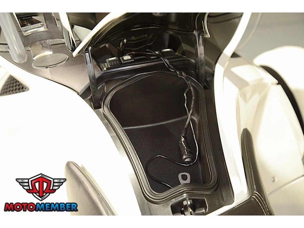 2014 Can-am Spyder Rt S alt