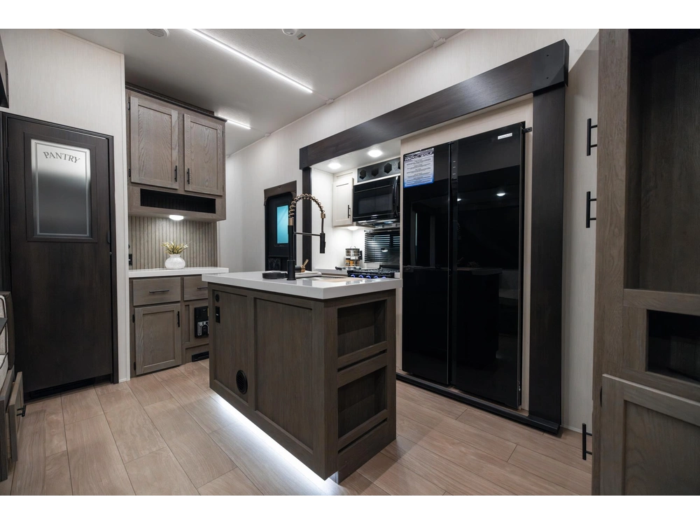 Arctic Wolf 3750 Suite 2026 alt