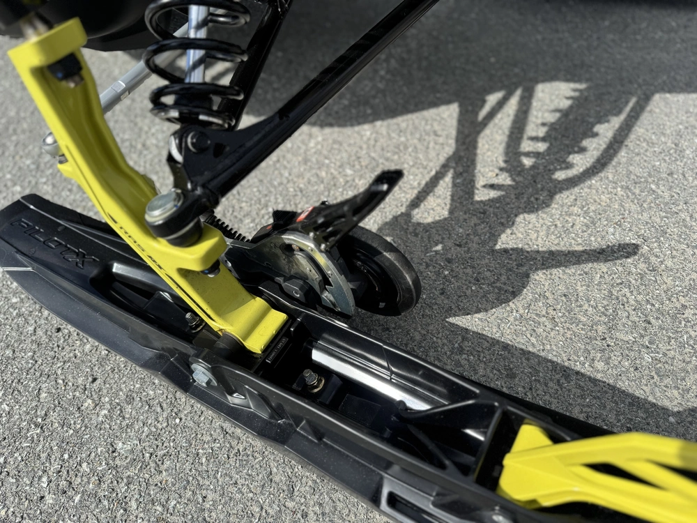 Ski-doo Renegade Xrs 900 Ace Turbo R Smartshox 2026 alt