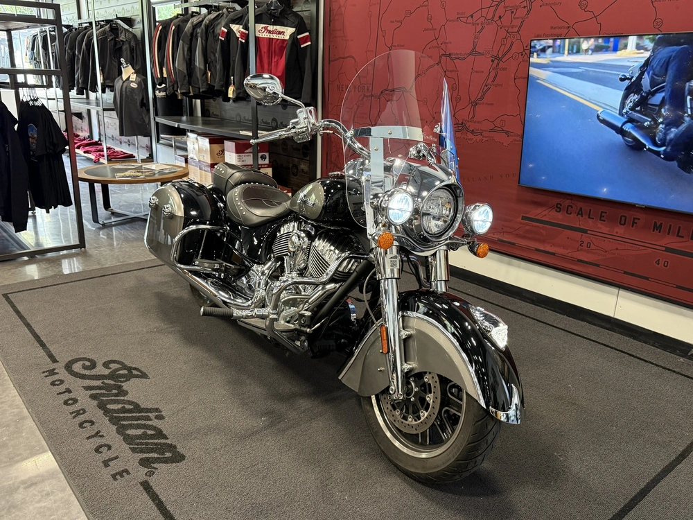 2025 Indian Motorcycle Springfield alt