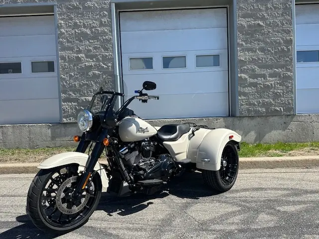 Harley-Davidson FREEWHEELERFLRT 2023
