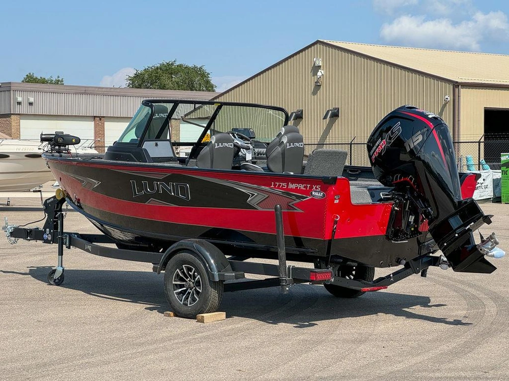 2025 Lund Boat Co 1775 Impact Xs alt