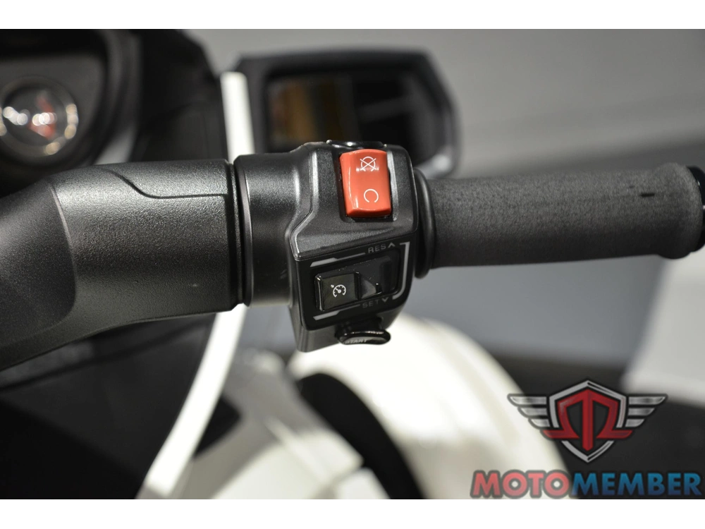 2014 Can-am Spyder Rt S alt